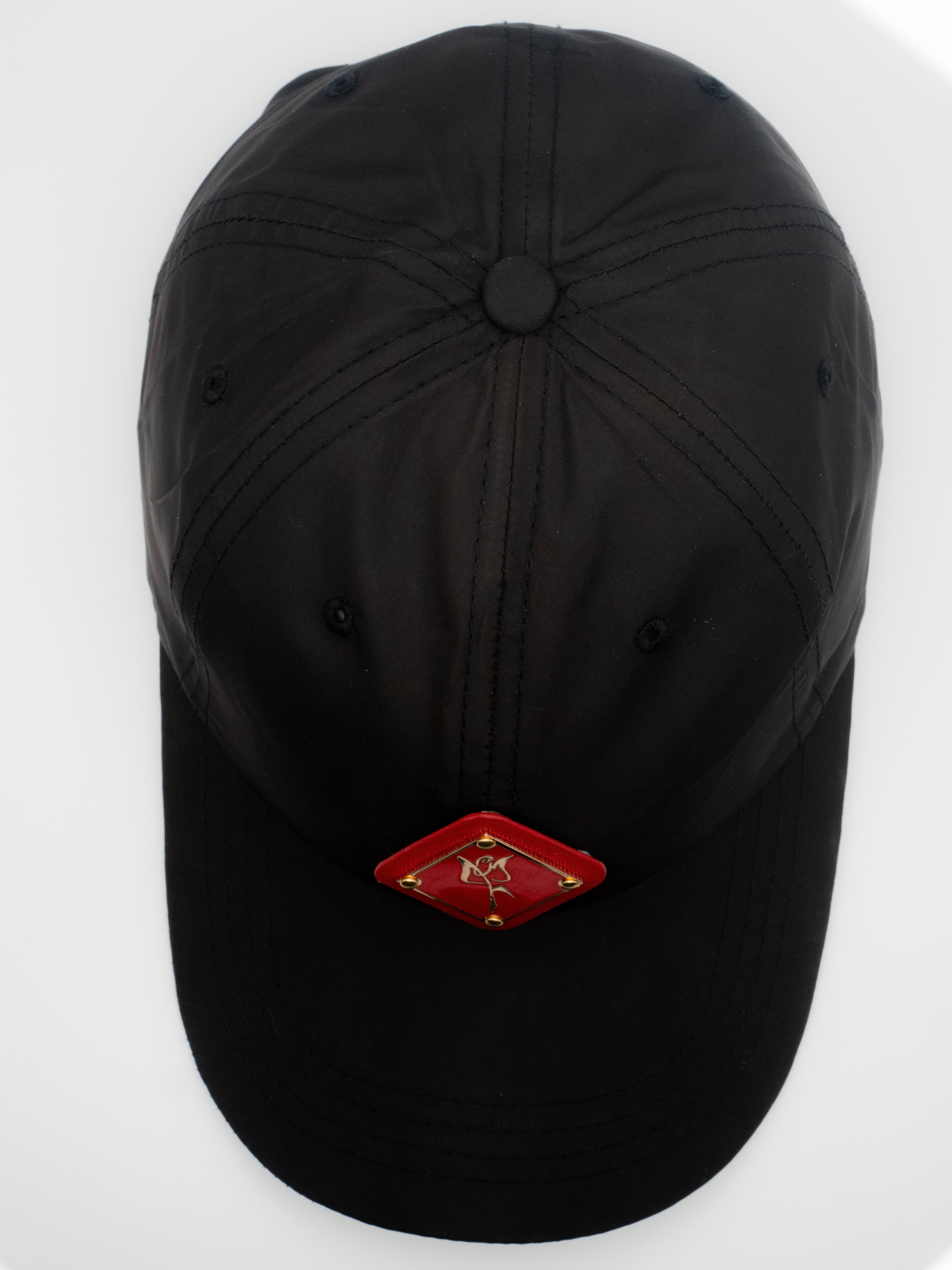 Noir Écarlate Hat
