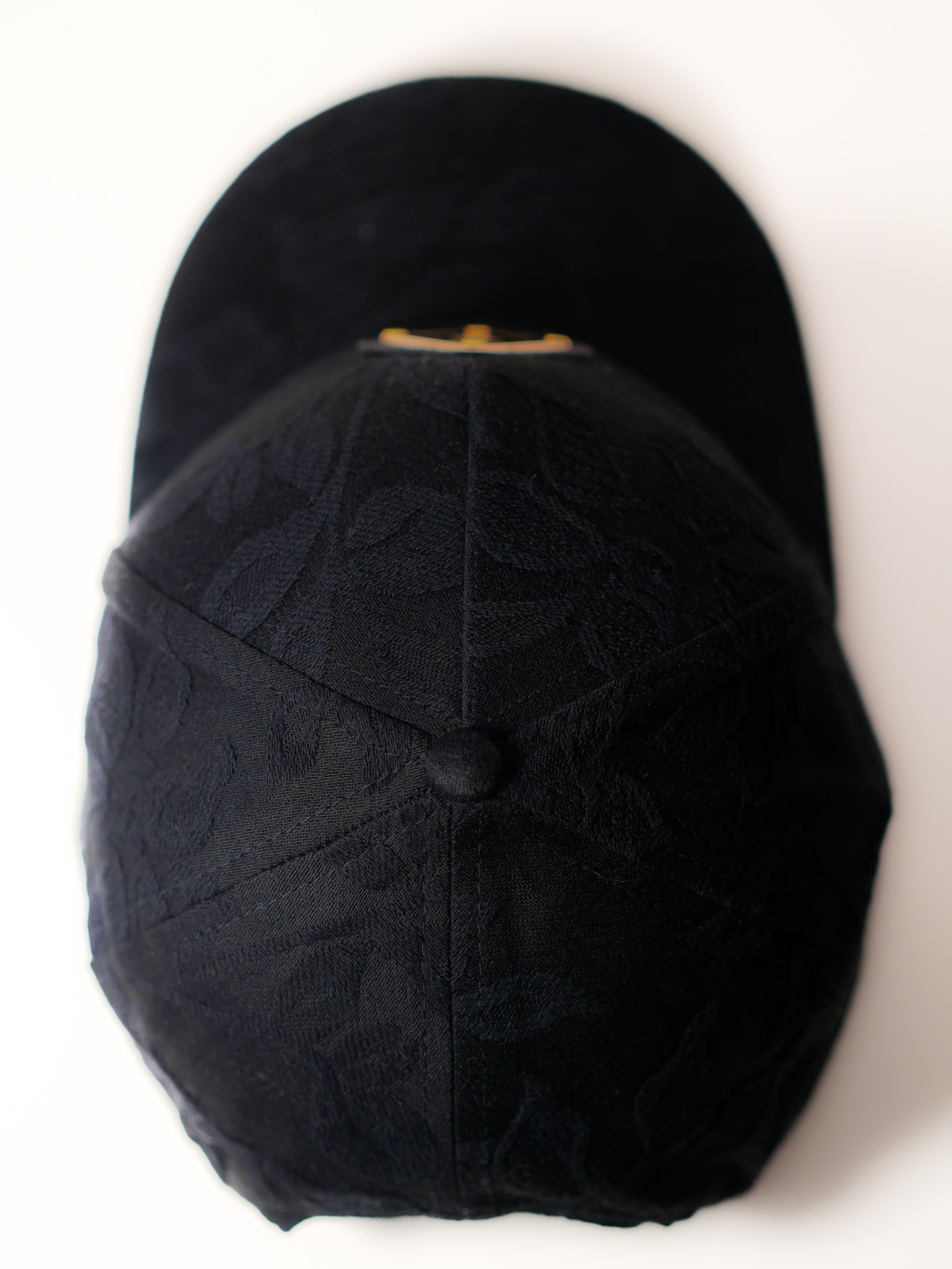 OBSIDIAN ROSE HAT