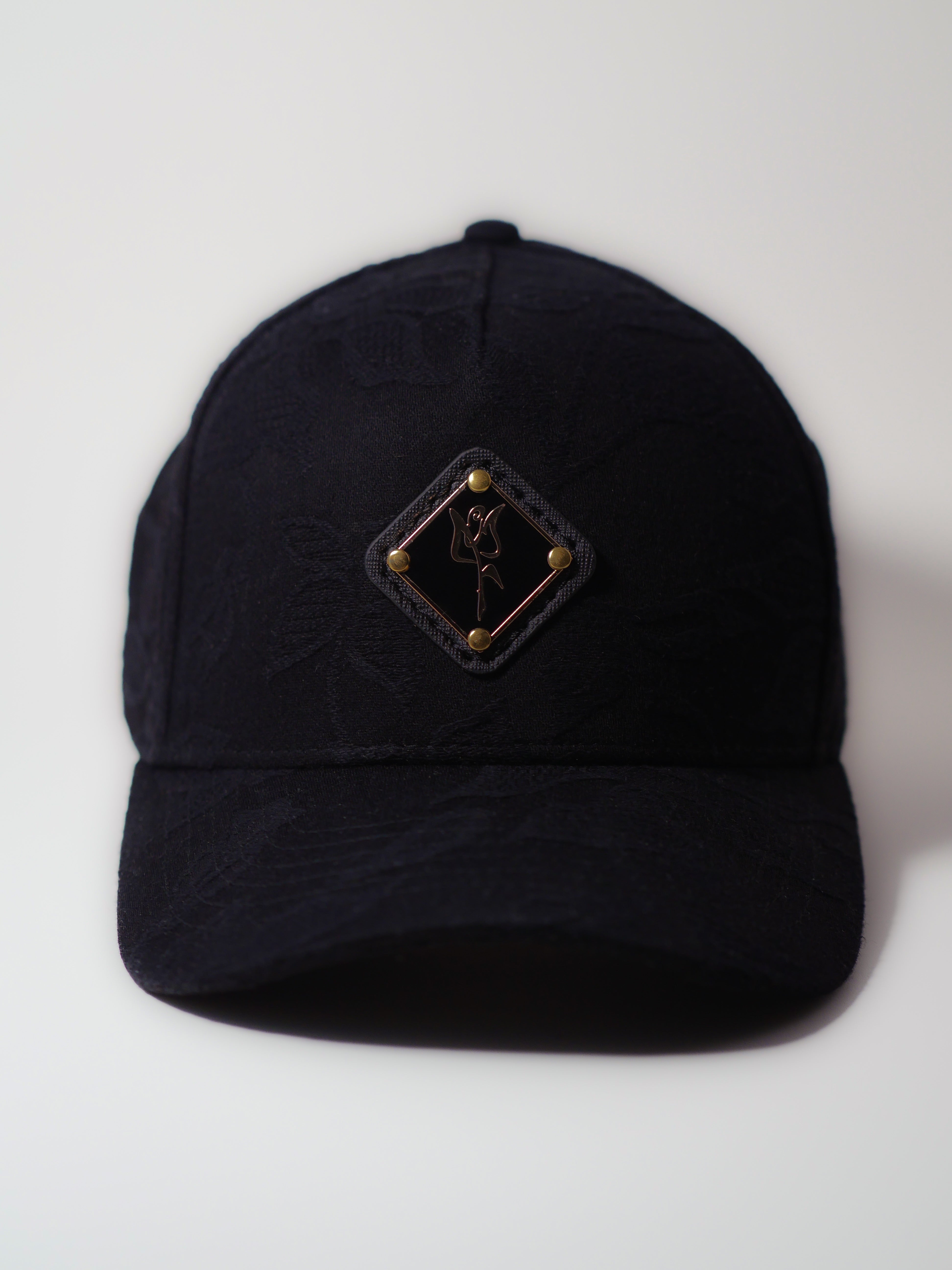 OBSIDIAN ROSE HAT